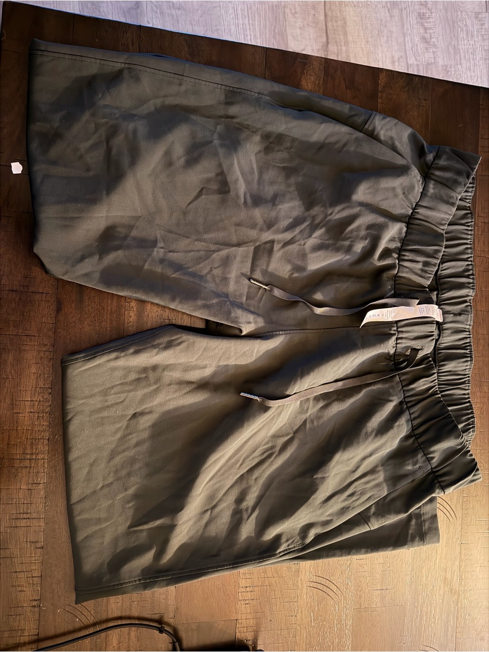 lululemon athletica women’s Olive Green on the fly pants